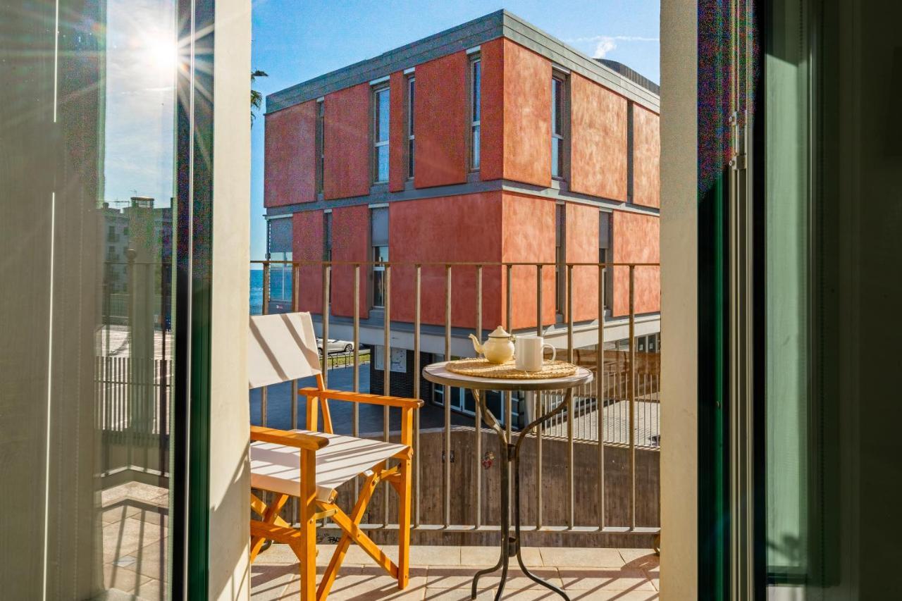 Kronos On The Beach Suite 1 Барселона Экстерьер фото